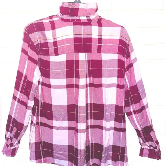 True Craft button up plaid women's shirt- Size Medium - Picture 3 of 3